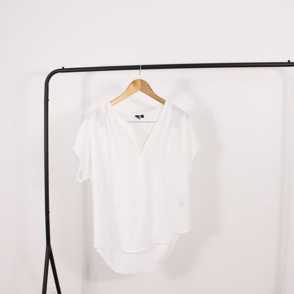 Icone White Short  Sleeve Blouse with Arrows - Picture 7 of 7